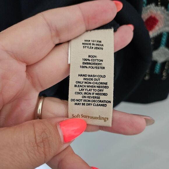 Soft Surroundings‎ Dahlia Embroidered Beaded Turtleneck Tunic Top sz S - Picture 5 of 7